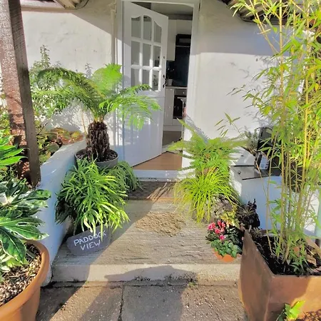Holiday home Idyllic Cornish Cottage, Superking Bed, Private Garden Dogs Welcome *
