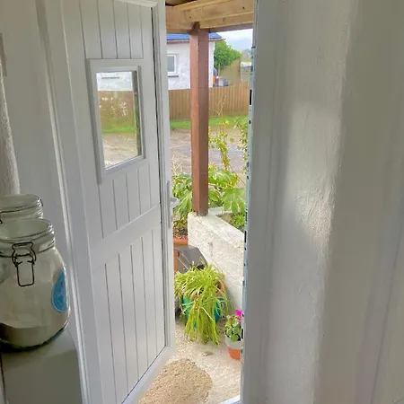 Idyllic Cornish Cottage, Superking Bed, Private Garden Dogs Welcome